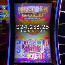 A Ascensão dos Esportes Eletrônicos: Um Novo Paradigma no Entretenimento